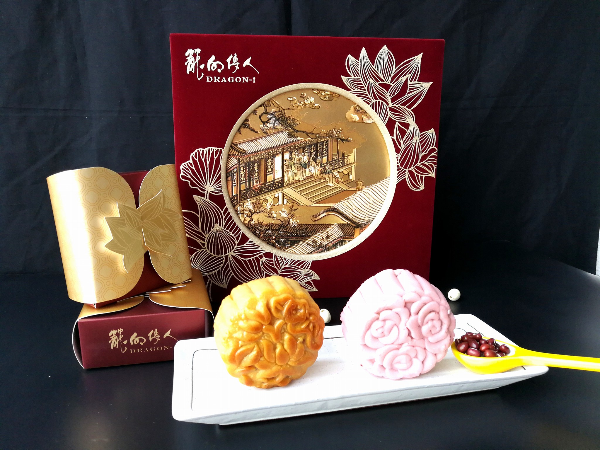 Dragon I Brings You With Delicious Traditional And Musang King Mooncake Malaysian Foodie