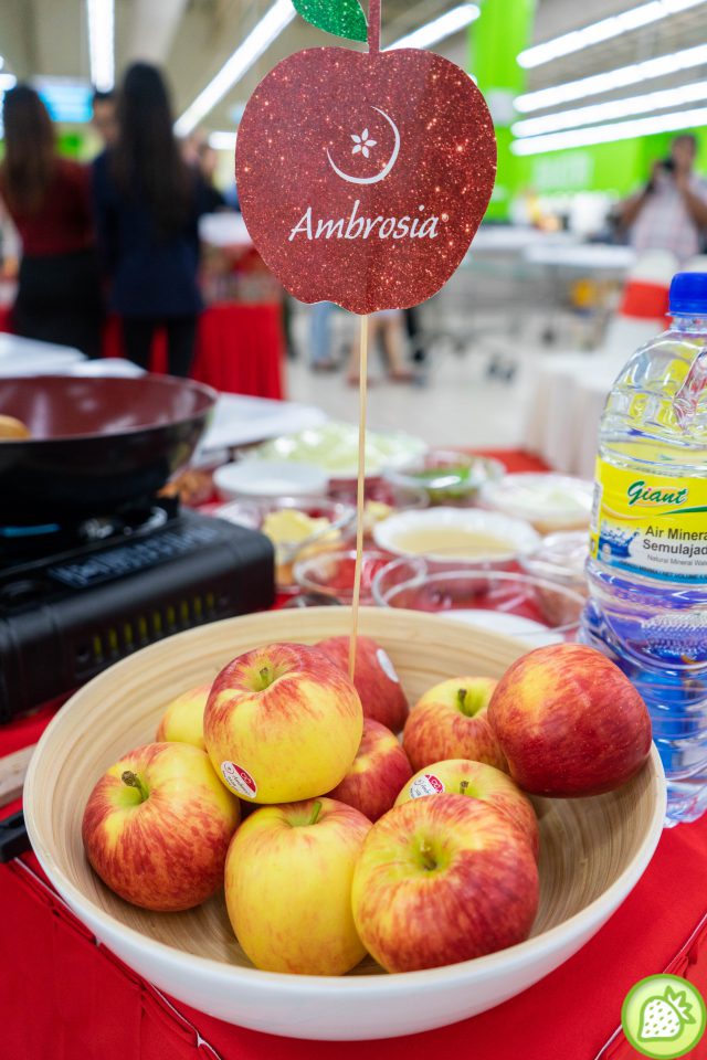 AMBOI AMBROSIA NEW ZEALAND LUV’YA AMBROSIA APPLES TAKE ON A UNIQUE